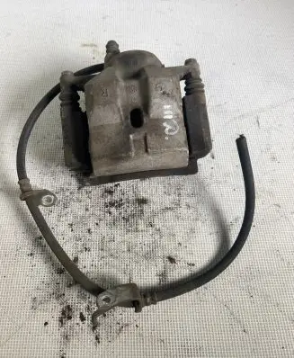 Toyota Prius (XW30) Front brake caliper