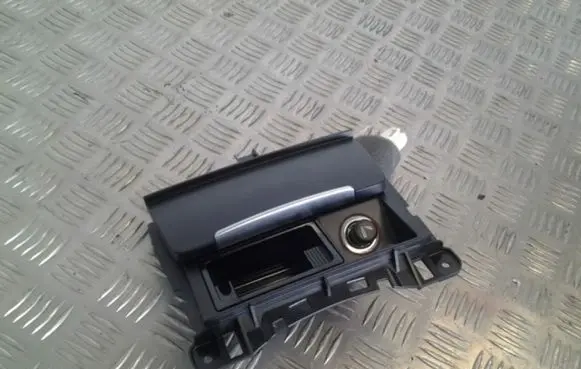 Car ashtray