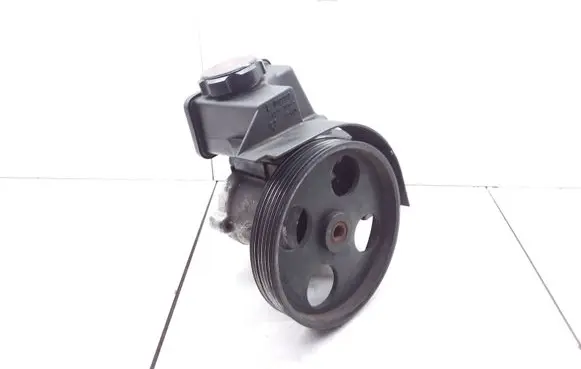 Peugeot 206 Power steering pump 26062661 9630501680