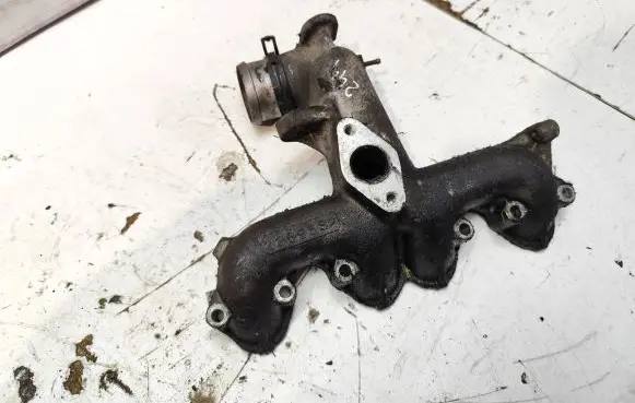 Volkswagen Golf III Intake manifold 028129193