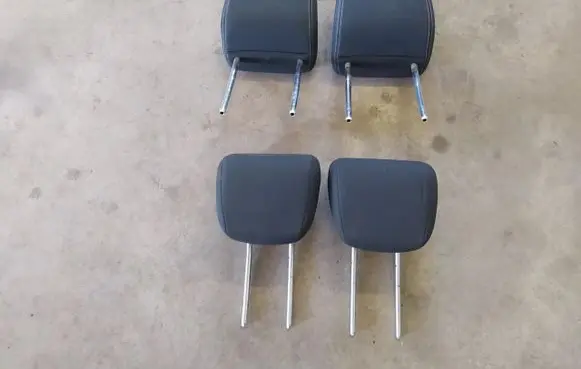 Ford Fiesta Front seat headrest 