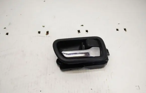 Toyota Avensis T220 Rear door interior handle C2261A2
