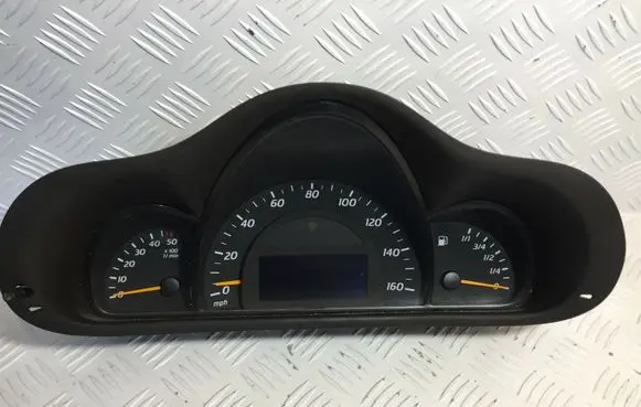 Mercedes-Benz C W203 Speedometer (instrument cluster) A2035404347