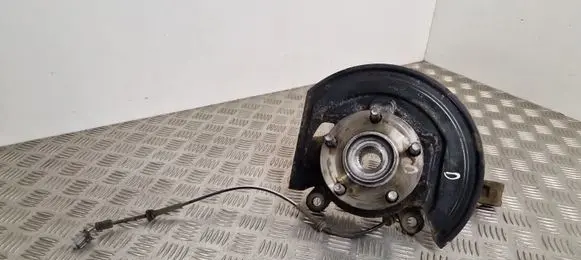 Nissan Qashqai+2 Front wheel hub