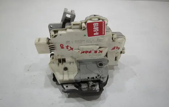 Audi A6 S6 C6 4F Rear door lock 4F0839015A