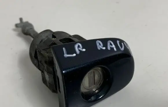 Toyota RAV 4 (XA30) Front door lock (next to the handle) 