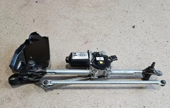 BMW M4 F82 F83 Front wiper linkage and motor 7267503 8062775
