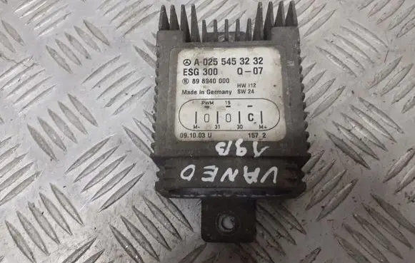 Mercedes-Benz Vaneo W414 Coolant fan relay A4147660064