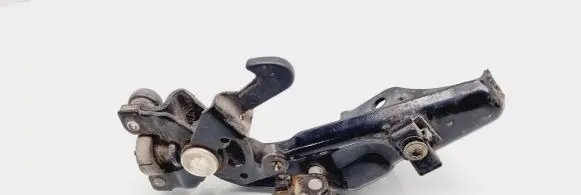 Citroen Berlingo Sliding door lower roller guide/hinge 