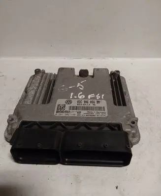 Volkswagen Golf V Engine control unit/module 03C906056BN 1039S07882 0261S02140