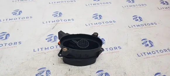 BMW 5 E39 Mass air flow meter 928400527