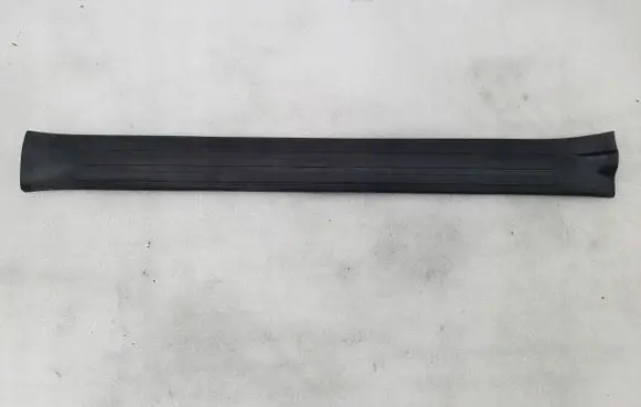 Toyota Land Cruiser (J120) Front sill trim cover