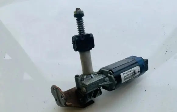 Chrysler PT Cruiser Seat adjustment motor 5512147b 09122005
