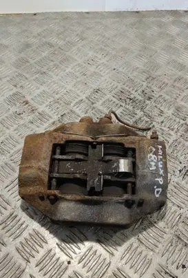 Toyota Hilux (AN10, AN20, AN30) Front brake caliper 