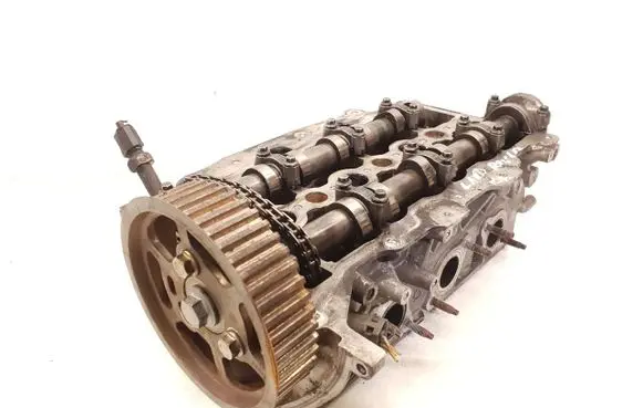 Land Rover Discovery 3 - LR3 Engine head 4R8Q6C064AG