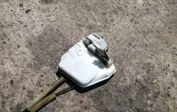Mazda 6 Rear door lock