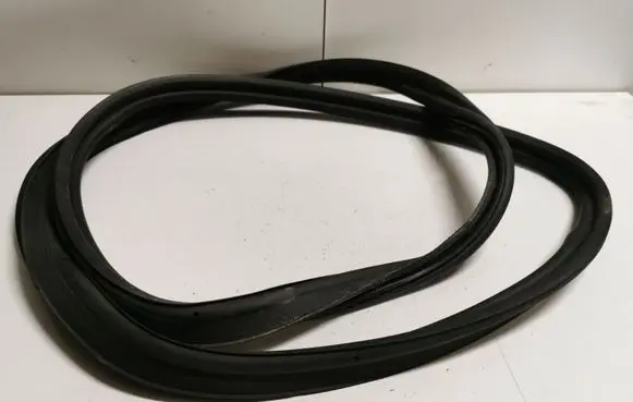 Volvo S60 Rubber seal rear door 