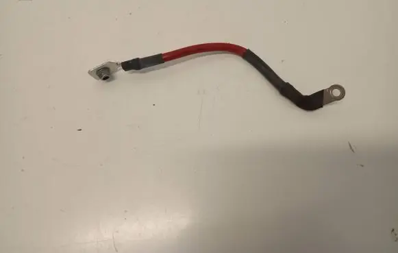 Mercedes-Benz C W205 Positive cable (battery) 