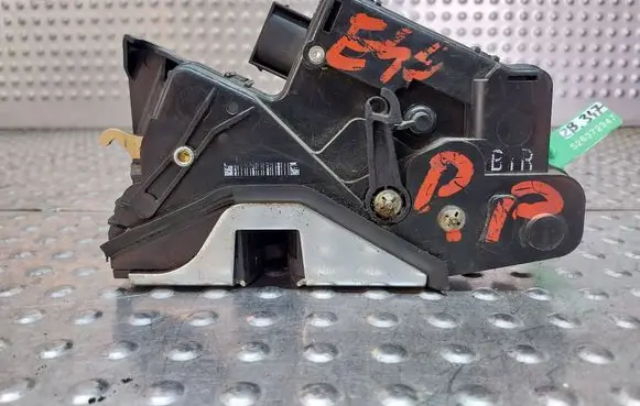 BMW 3 E46 Front door lock S26372347