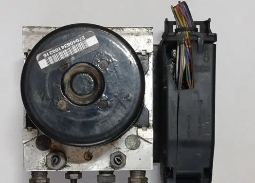 Ford Fiesta ABS Pump AV592C405EA 10096101473