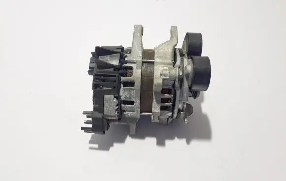 Renault Arkana Generator/alternator 2310A1749R