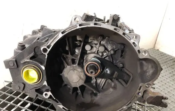 KIA Sportage Manual 5 speed gearbox WAJ6