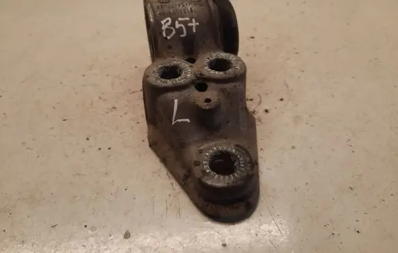 Volkswagen PASSAT B5.5 Rear axle beam mounts housing 4B0501521B 8E0501521G