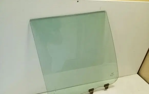 Opel Frontera A Rear door window glass