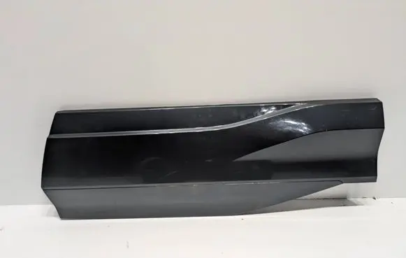 Rear door trim (molding)