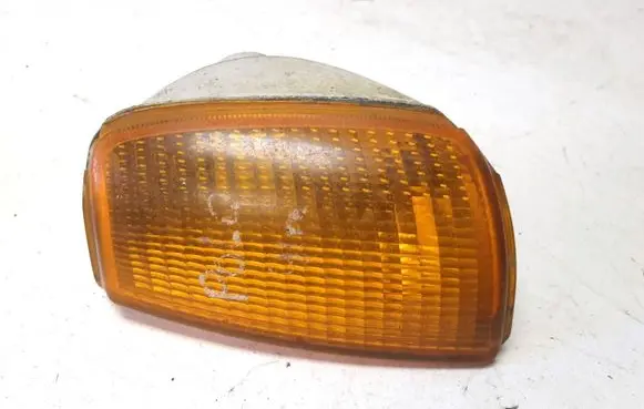 Volkswagen Polo II 86C 2F Front indicator light 867953049