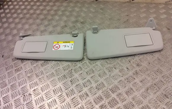 Land Rover Discovery 5 Sun visor