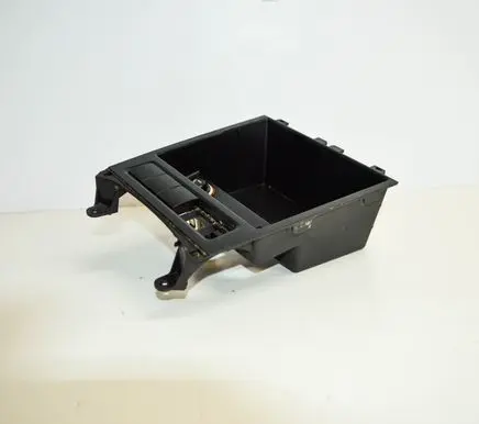 Volkswagen Jetta VI Other interior part 5C8857925