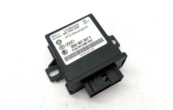 Volkswagen Jetta VI Light module LCM 5M0907357F