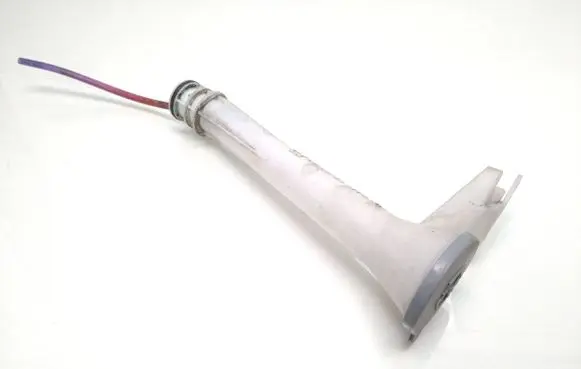 Nissan Juke I F15 Window washer liquid tank fill tube E11010123