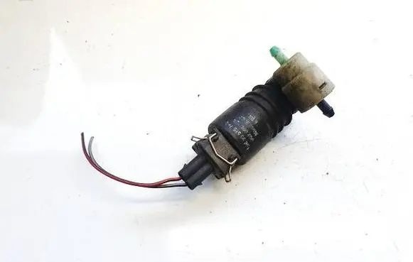 Opel Astra G Windscreen/windshield washer pump 90585762