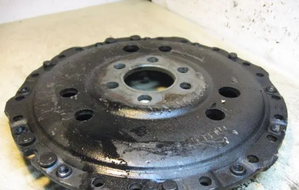 Volkswagen Golf III Pressure plate 027141025 19TD18J 121001911