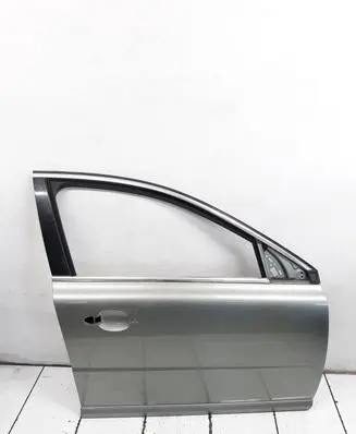 Volvo V70 Front door