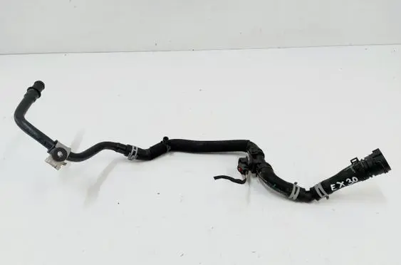 Engine coolant pipe/hose