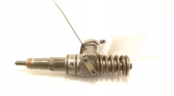 Volkswagen Golf V Fuel injector 0414720313
