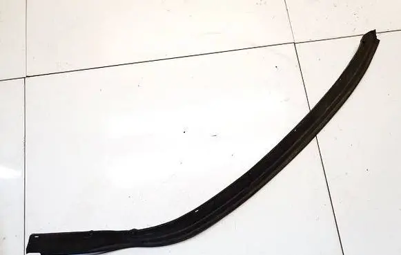 Mercedes-Benz ML W164 Rubber seal front coupe door a1647201378
