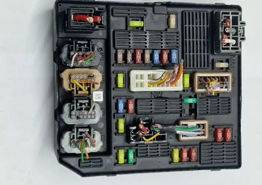 Renault Megane III Fuse module 284B60874R