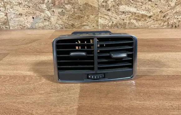 Audi A6 S6 C6 4F Rear air vent grill 4F0819203B