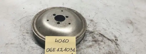 Audi A6 S6 C6 4F Water pump pulley 06E121031A