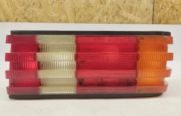 Mercedes-Benz 380 560SEC C126 Rear/tail lights 1268200864 1268201064 A1268200864