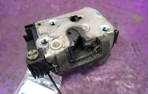 Fiat Punto (188) Rear door lock