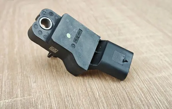 Audi A4 S4 B9 Air pressure sensor 06L906051C