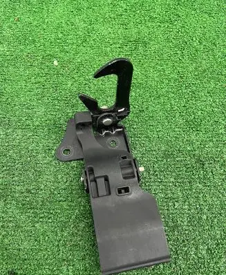Audi A8 S8 D4 4H Engine bonnet/hood lock/latch loop/hook 4H0823485C