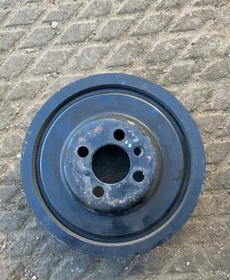 Volkswagen Jetta V Crankshaft pulley 03G105243