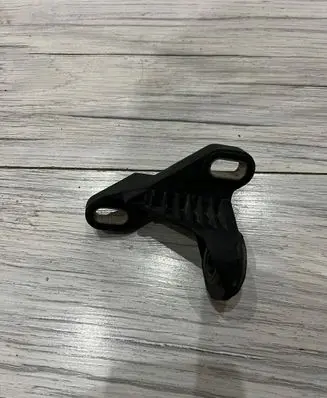 Radiator mount bracket
