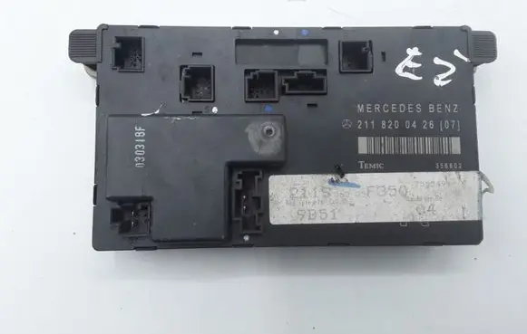 Mercedes-Benz E W211 Door control unit/module 2118200426 211820042607